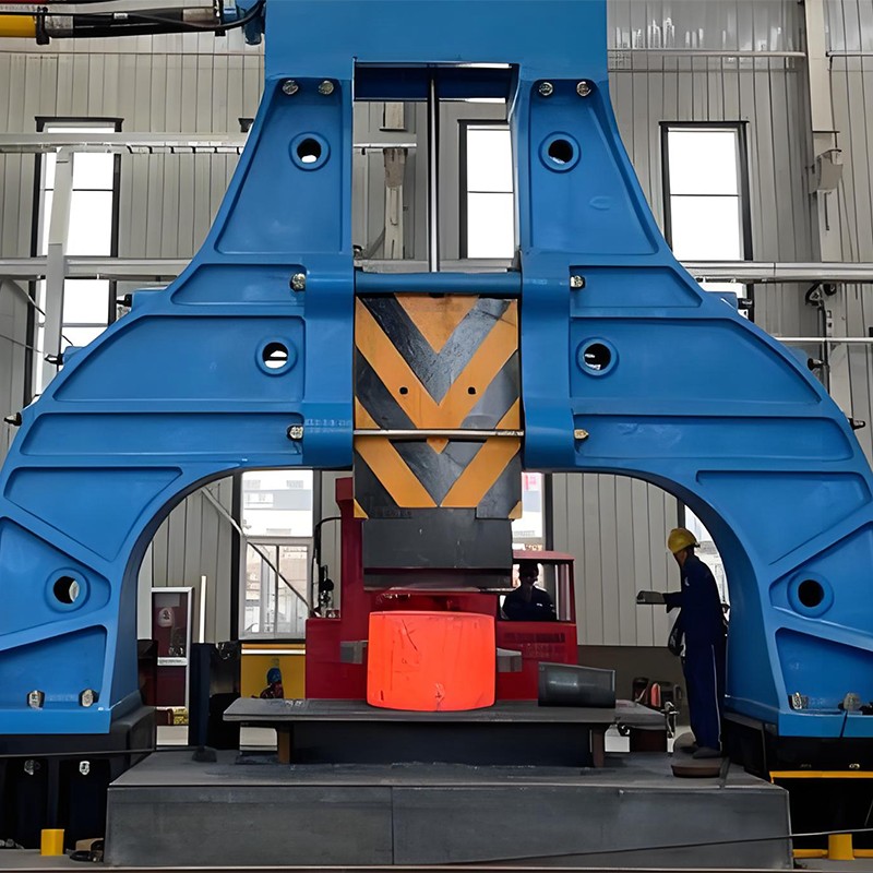 Forja con matriz abierta